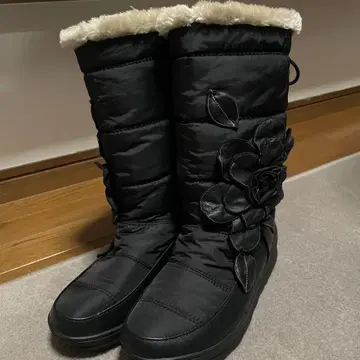 벨퍼치 블랙 꽃 장식 보아 부츠