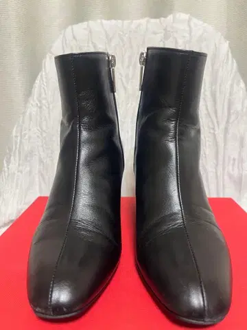 UNITED ARROWS 블랙 가죽 부츠