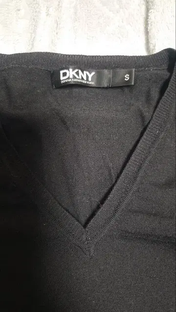 DKNY 스웨터