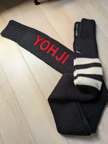 Y-3 블랙 머플러 227x30 cm