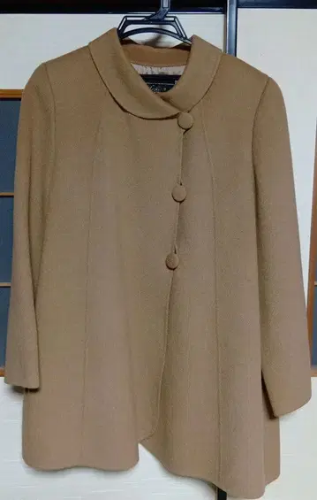 베이지 울 코트 레리안