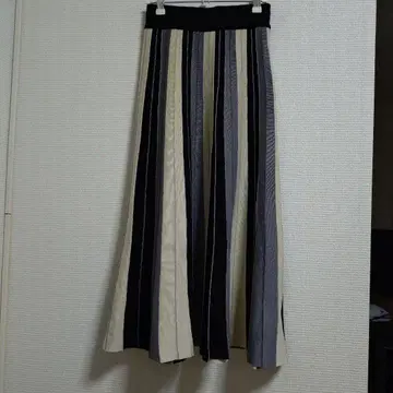 스트라이프 롱 스커트