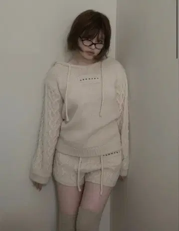 Andmary Mou loose knit set up ivory