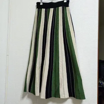 스트라이프 플리츠 롱 스커트