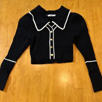 SNIDEL 블랙 빅 칼라 크롭 니트