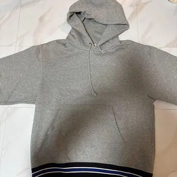 그레이 후드 부착 후드티 스트라이프