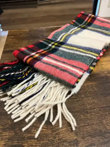 브론테 체크 무늬 프린지 머플러