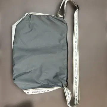 미키마우스 디자인의 그레이 숄더백