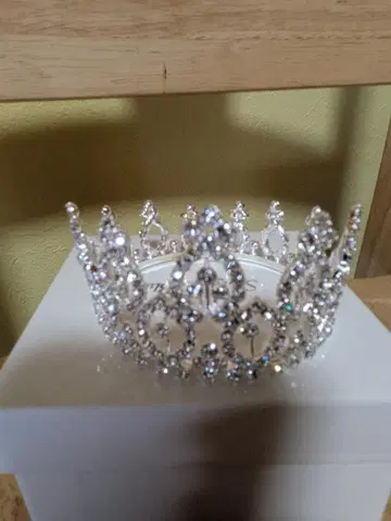 실버 크리스탈 티아라 왕관 디자인