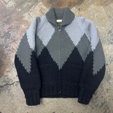 CUSHMAN 쿠시맨 다이아몬드 패턴 카우친 스웨터