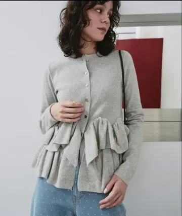 titivate 프릴 헴 니트 가디건 그레이
