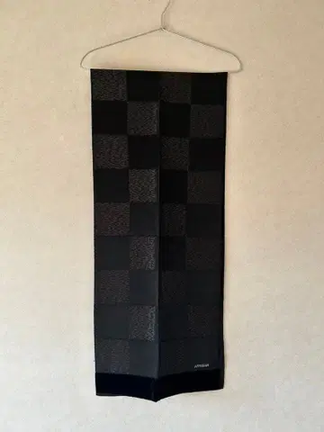 ARTISAN 아티산 스톨