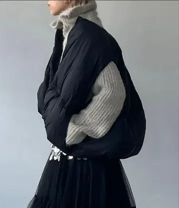 [ 새상품급! ] chuclla 다운 베스트 블랙