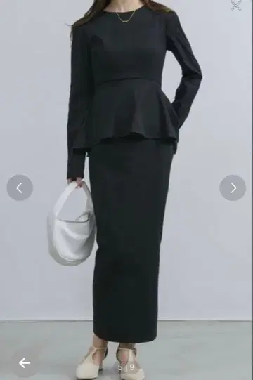 페플럼 디자인 긴팔 스커트 셋업 블랙