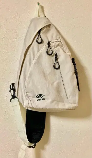 UMBRO 엄브로 원숄더백 바디백 베이지