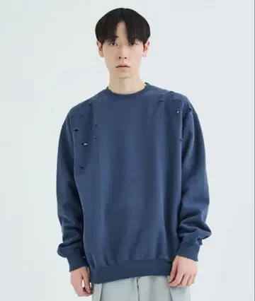 ZANEROBE 데미지 가공 네이비 오버 사이즈 맨투맨