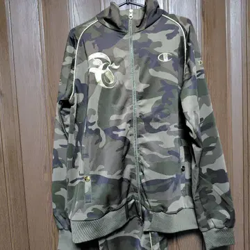 Champion 카모 패턴 저지