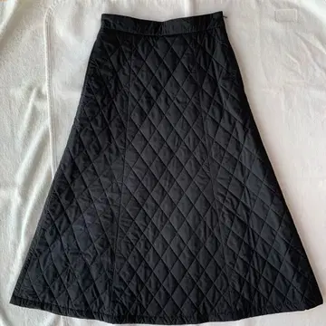 새상품급 UNITED ARROWS 퀼팅 플레어 스커트 블랙 38