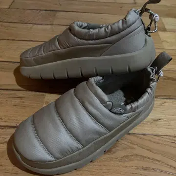 Lacoste 슬립온 슈즈 베이지