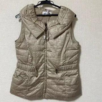 새상품급 HANAEMORI 베이지 퀼팅 다운 베스트