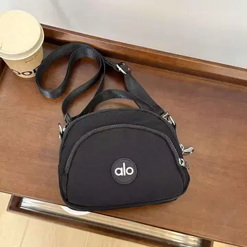 alo 쉘 숄더백