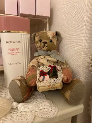 매니 꽃무늬 곰 봉제 인형 바스켓 포함