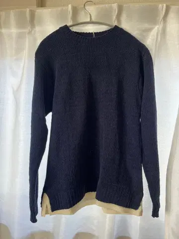 미착용이라 선물로도 좋은 네이비 리브 크루넥 스웨터 남성용 M 사이즈