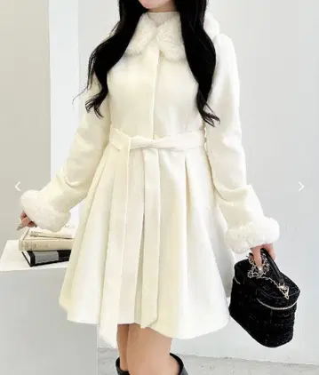 탈부착 가능 퍼 부착 A라인 롱 코트