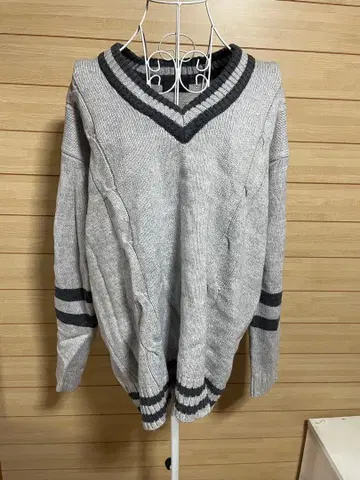 HARE V넥 스웨터 S 사이즈 그레이/블랙