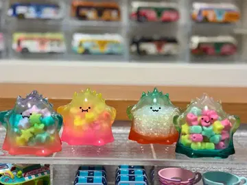 popmart YUKI 팝마트 피규어 POP MART 레인보우 컬러 투명