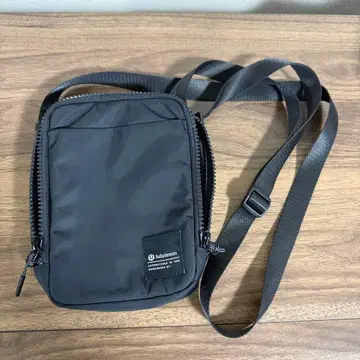 lululemon 블랙 숄더백