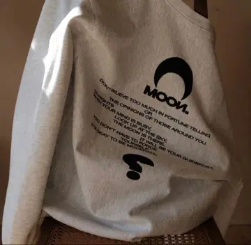 onedayapartmentjapan MOON SWEAT