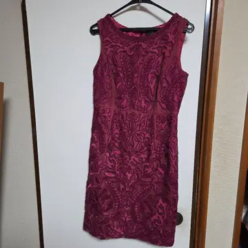 그레이스 콘티넨탈 무릎 기장 원피스