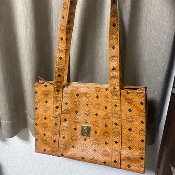새상품급 MCM 로고 프린트 숄더백 브라운