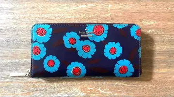 케이트 스페이드 꽃무늬 장지갑 네이비