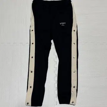 리프트 LYFT 남성용 스웨트 팬츠 속기모 블랙 사이드 버튼 M 사이즈