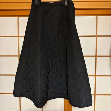 블랙 퀼팅 롱 스커트 M