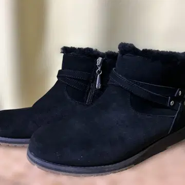 EMU 스웨이드 어그 부츠