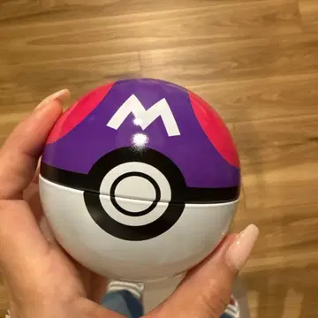 몬스터볼 M 마크 달린 캔