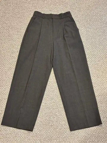 카구레 울 투 턱 팬츠 미사용 새상품 24AW