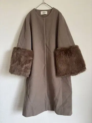 FRAYI.D 폭스 코트 양모 F