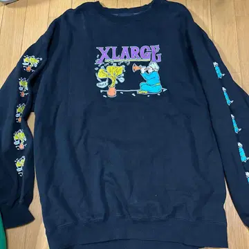 XLARGE 네이비 그래픽 트레이닝복