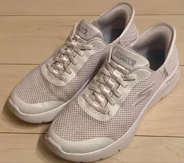 스케쳐스 슬립인즈 화이트