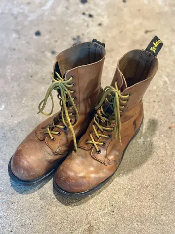 닥터마틴 10홀 부츠 화이트 빈티지