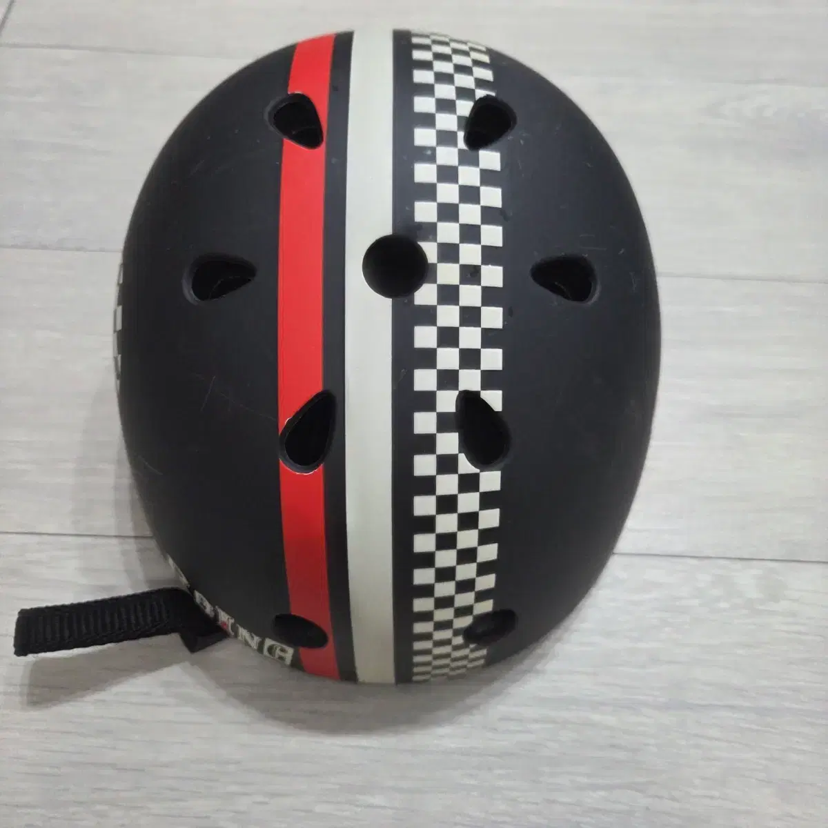 Rolling Zoot Helmet Black Check Ski Snowboard Board