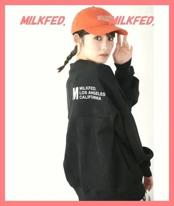 밀크페도 컨디션 최상 완판 스웨이드 느낌 루즈핏 로고 맨투맨 블랙