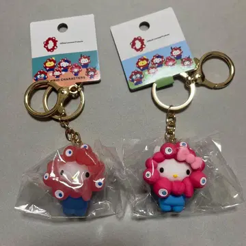 EXPO2025 미야쿠미야쿠 산리오 키링 헬로키티 2점