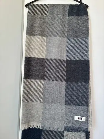 [ 미사용 ] JOSEPH ABBOUD 그레이 계열 패치워크 패턴 머플러