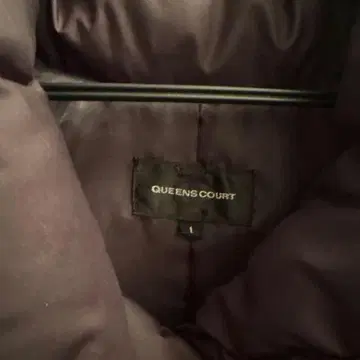 QUEENS COURT 블랙 다운 자켓 사이즈 1