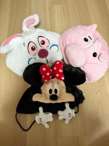 미니 마우스와 동물 캐릭터 모자 세트